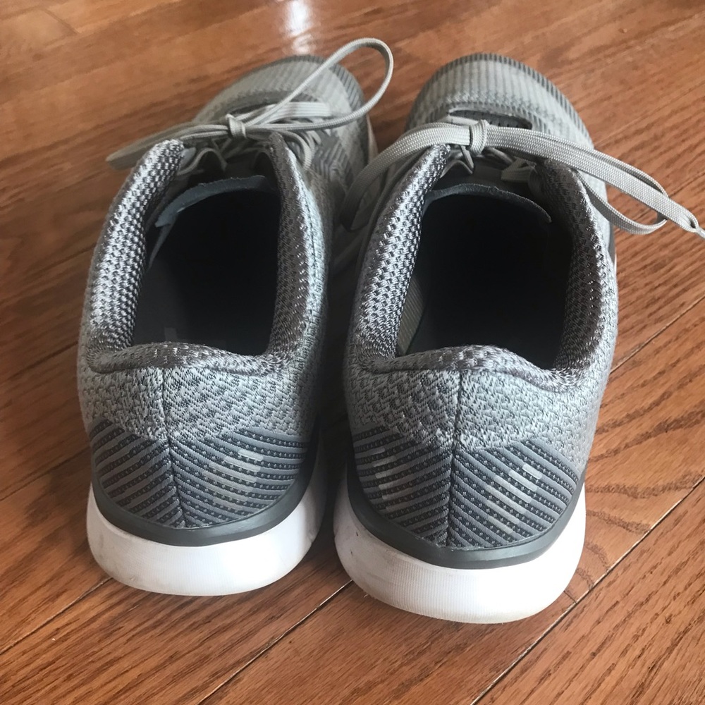 Mens Under Armour running shoes